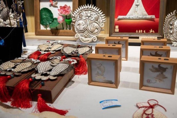 永華证券 感知幸福中国行 | 非遗“活”在社区 奏响民族团结新乐章